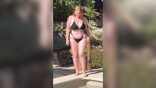 Magic Mia Gets Her Pussy Banged In The Pool OnlyFans