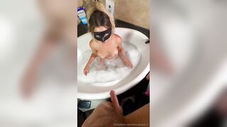 Masked TxSnacks Blowjob POV In A Bathtub OnlyFans